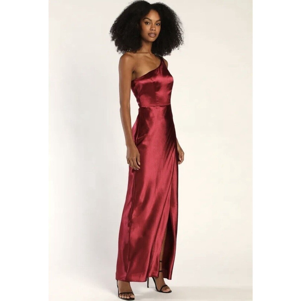 Lulus Alluring Arrival Red Satin One Shoulder Maxi Dress Womens 1X NWT $109 - Picture 2 of 16